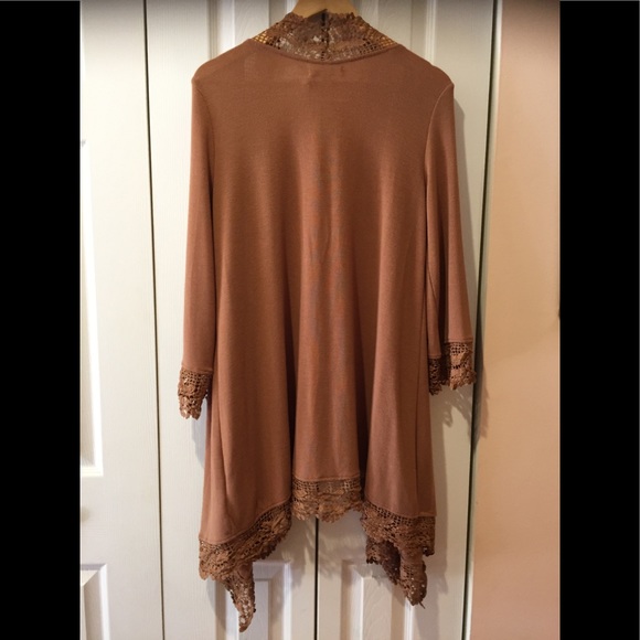 NWT~She and Sky Open Front Crochet Detail Topper - Picture 4 of 8